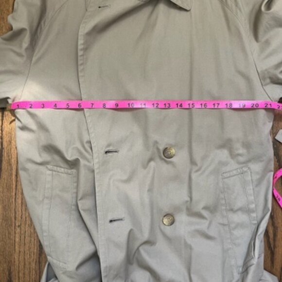 Vintage Burberry Trench Coat with Galette Size S 38 - Picture 7 of 12